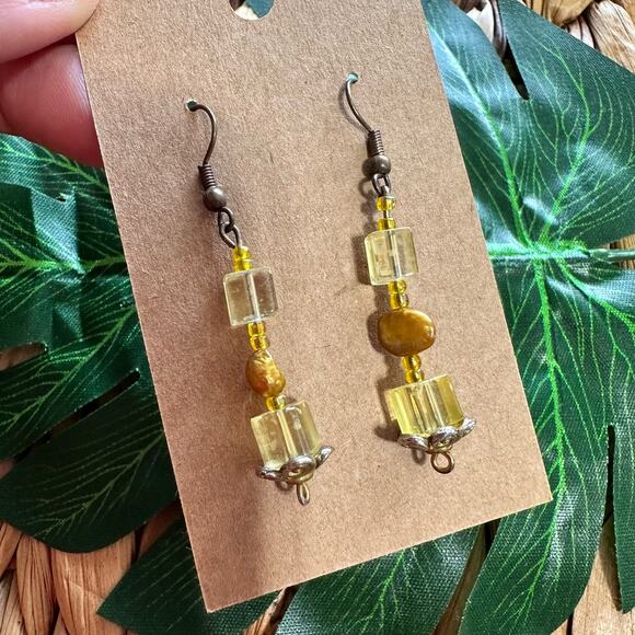BOGO FREE CHARTREUSE BEADED EARRINGS - Picture 1 of 4